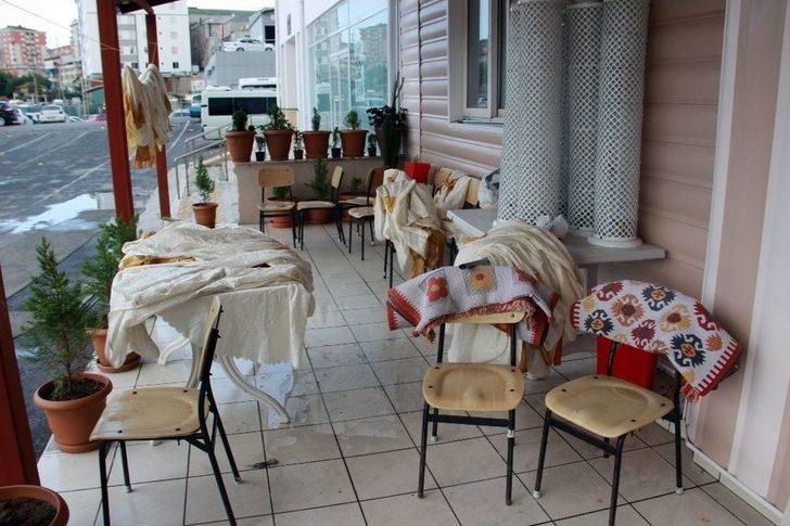 Su Baskınlarında Zarar Gören İş Yerleri Yaralarını Sarıyor G3