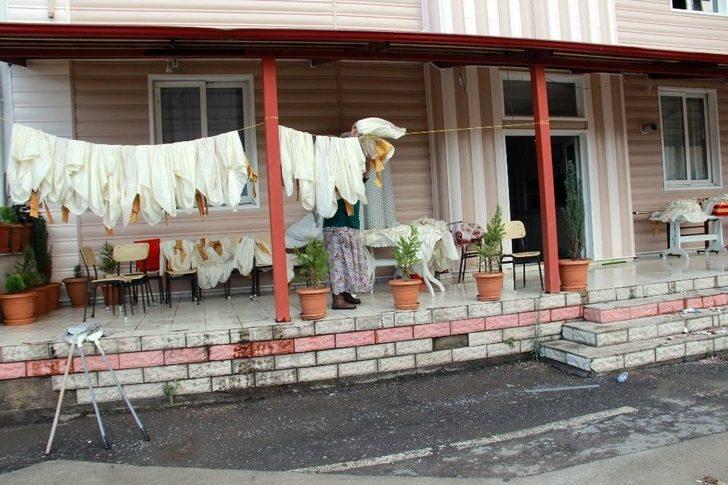 Su Baskınlarında Zarar Gören İş Yerleri Yaralarını Sarıyor G5