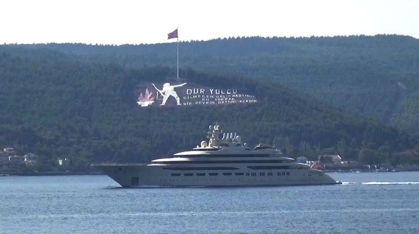 S&uuml;peryat 'Dilbar', &Ccedil;anakkale Boğazı'ndan ge&ccedil;ti