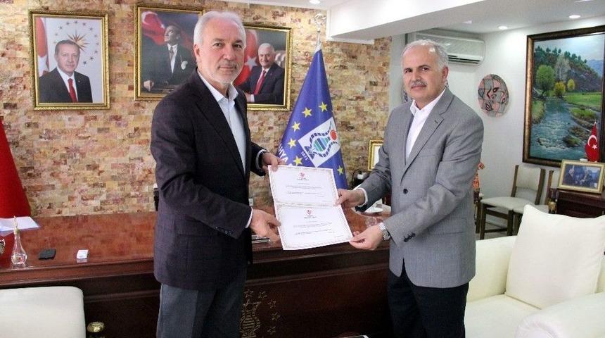 Başkan Kamil Sara&ccedil;oğlu, Diyanet Vakfı&rsquo;na 2 Hisse Kurban Bağışında Bulundu