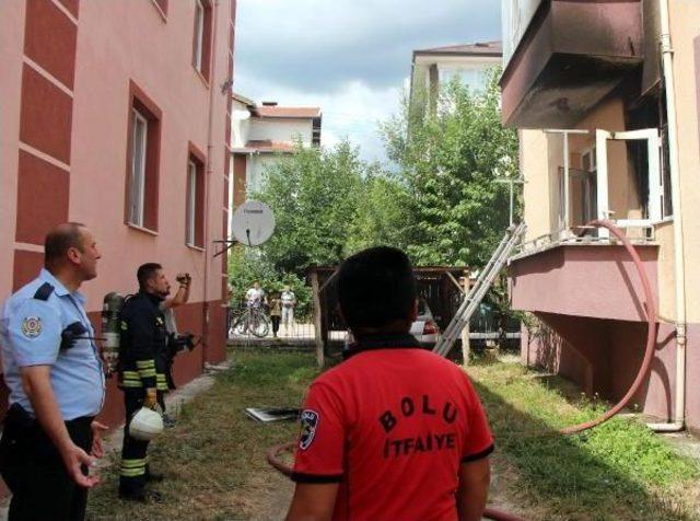 Patlayan Buzdolabı Evi Yaktı