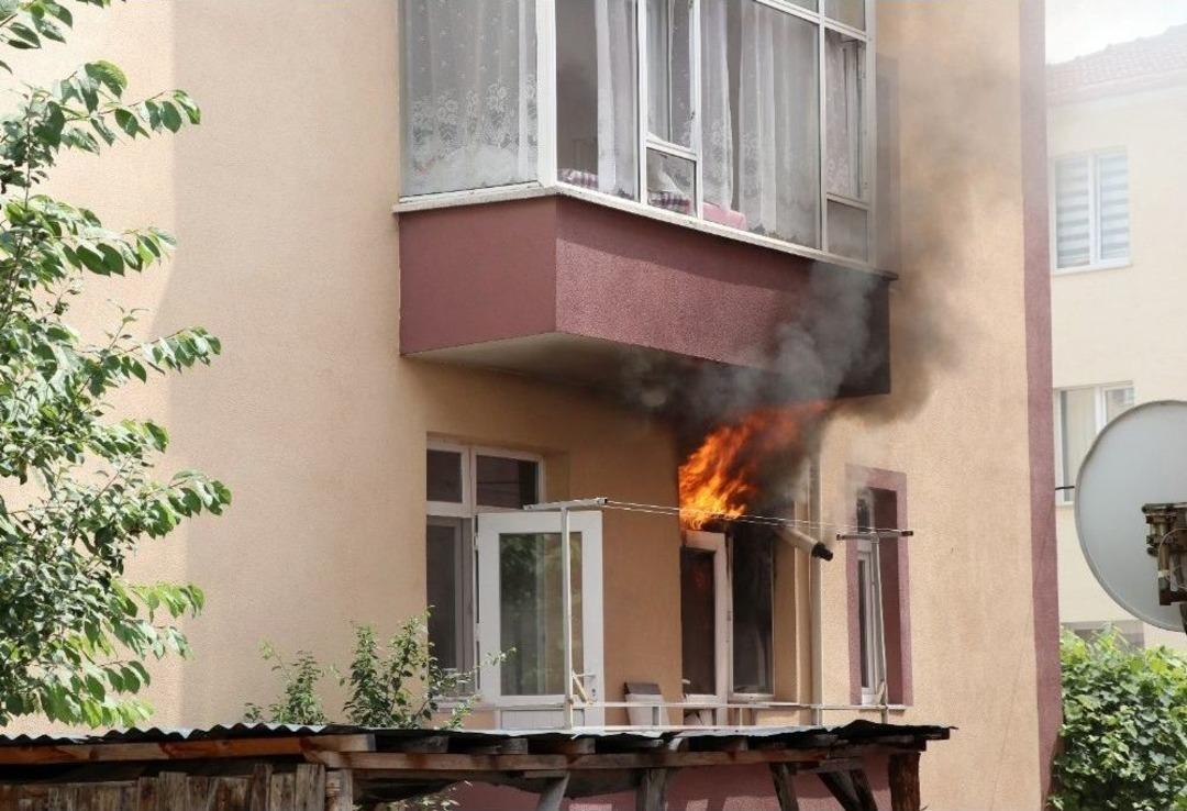 Site İ&ccedil;inde &Ccedil;ıkan Yangın Korkuttu