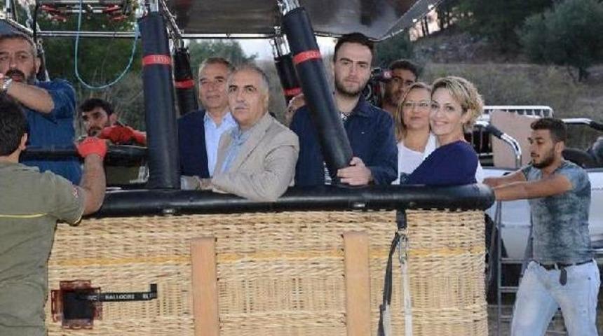 Vali, Beyaz Cenneti Balonla Gezdi