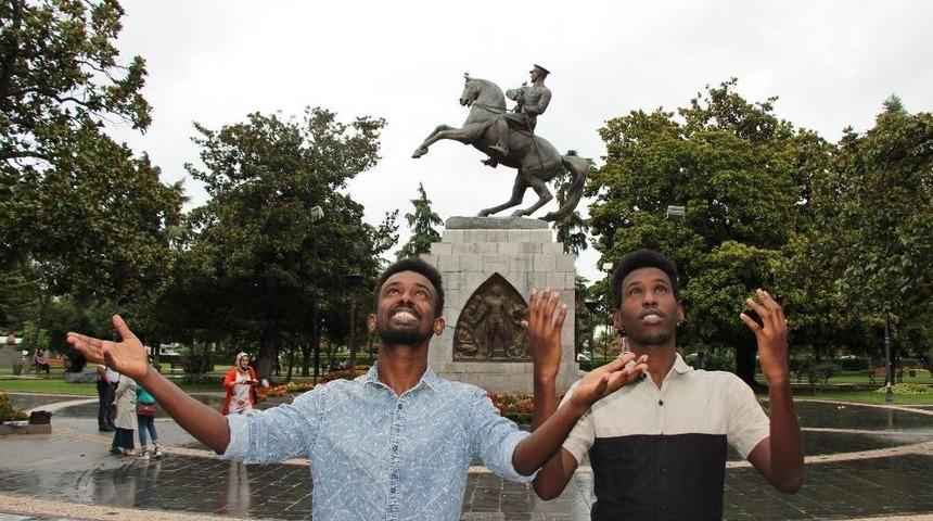 İki Ay Sonra Gelen Yağmur Samsun&rsquo;u Serinletti