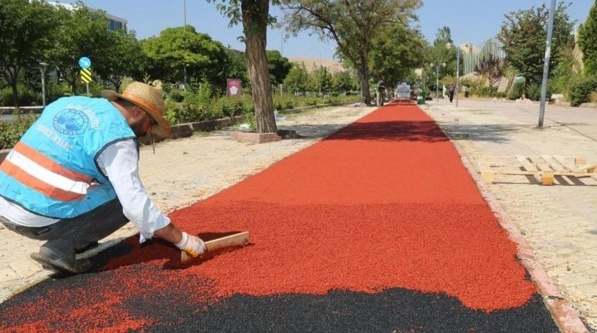 Elazığ&rsquo;da 11 Bin Metre Kare Y&uuml;r&uuml;y&uuml;ş Yolu Yapıldı