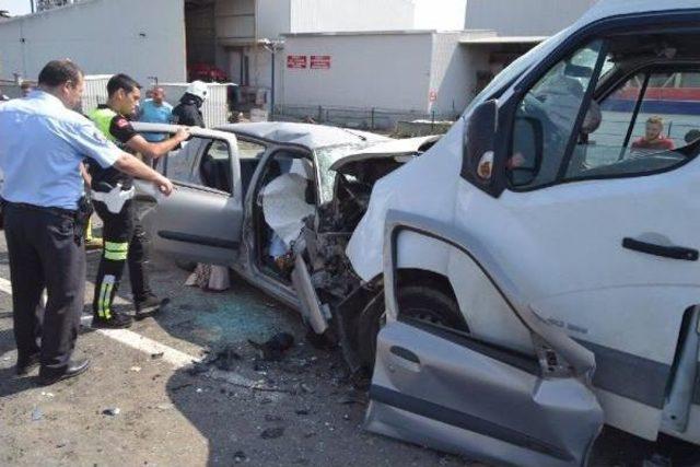 Hayrabolu da Kaza: 3 &Ouml;l&uuml;, 3 Yaralı 2