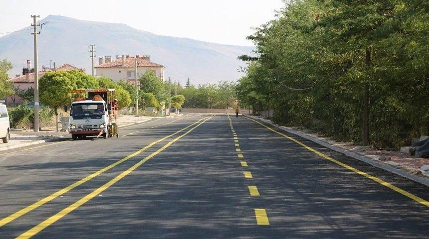 Develi G&uuml;ney Aşağı Mahallesinde Yaya Yolu &Ccedil;izgi &Ccedil;alışması