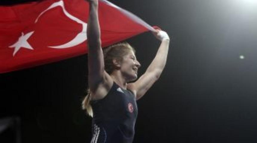 Yasemin Adar&rsquo;dan Tarihi Zafer