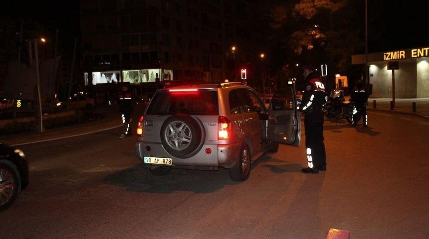 İzmir&rsquo;de 813 Polisle Huzur Uygulaması
