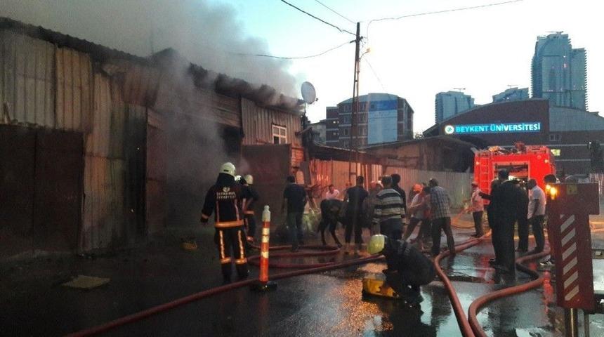 Kurban Bayramı İ&ccedil;in Beslenen Hayvanlar &Ccedil;ıkan Yangında Telef Oldu