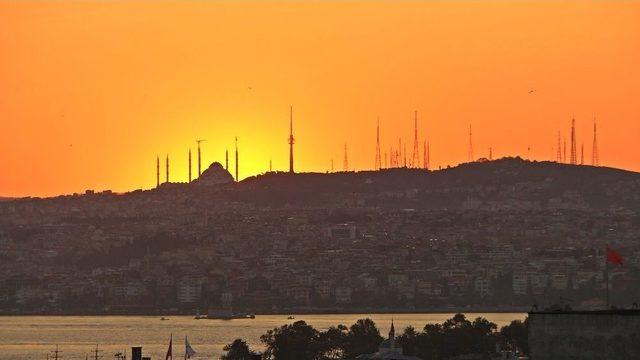 (özel Haber) İstanbul’da Gün Doğumu Kartpostallık Görüntülere Sahne Oldu