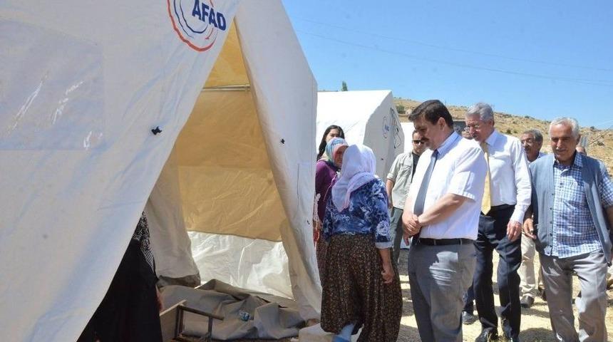Vali Arslantaş, Harmankaya K&ouml;y&uuml;nde &Ccedil;ıkan Yangın Yerinde İncelemelerde Bulundu