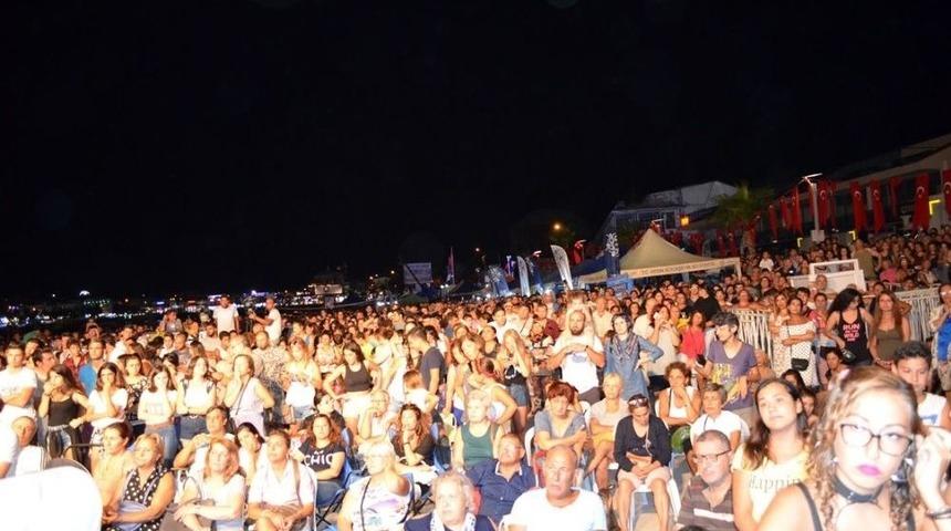 Aydın B&uuml;y&uuml;kşehir&rsquo;den Didimlilere Festival Jesti