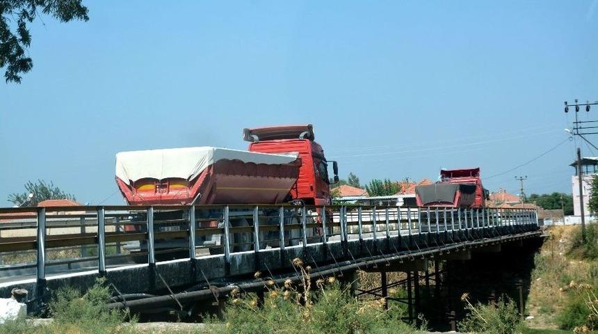 Söke’de Mahalle Sakinlerinin Maden Kamyonu Tepkisi