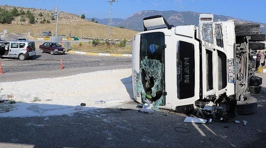 Karab&uuml;k&rsquo;te Trafik Kazası: 1 Yaralı
