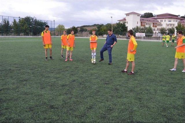 İvrindi’ De 18 Yaş Altı Kaymakamlık Futbol Turnuvası Başladı