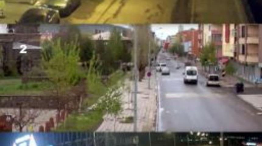 Kars&rsquo;ta 5 Kişinin Yaralandığı 3 Ayrı Trafik Kazası Mobese&rsquo;ye Yansıdı