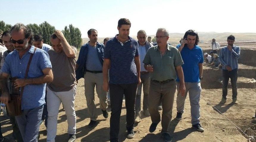 Başkan G&uuml;len&ccedil;, K&ouml;rtik Tepe&rsquo;de İncelemelerde Bulundu