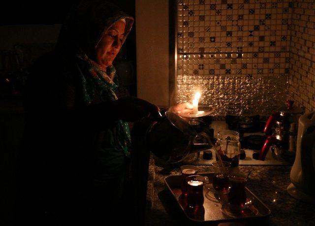 Şantiye Elektriğinin Faturası Ödenmeyince Karanlığa Mahkum Oldular