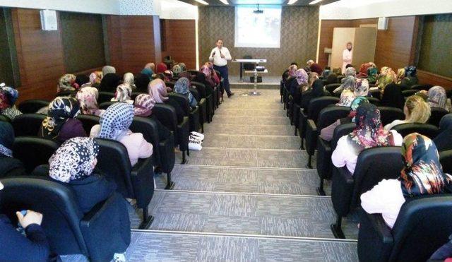 Bayburt Belediyesi’nden İş Ve Meslek Danışmanlığı Semineri