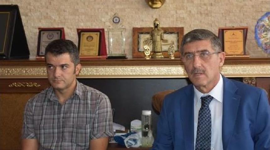 İzmirli Servis&ccedil;ilerden Alperen'in Ailesine Destek