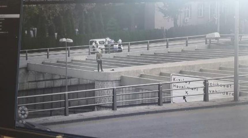 &nbsp;İ&ccedil;işleri Bakanlığı &Ouml;n&uuml;nde Intihar Girişimi