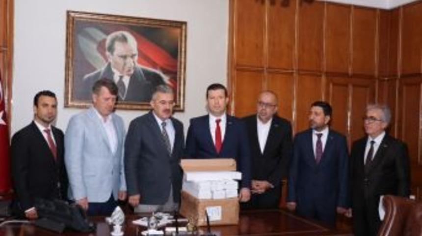 İhtiya&ccedil; Sahipleri İ&ccedil;in 8 Bin 240 Adet Yardım &Ccedil;eki Valiliğe Verildi