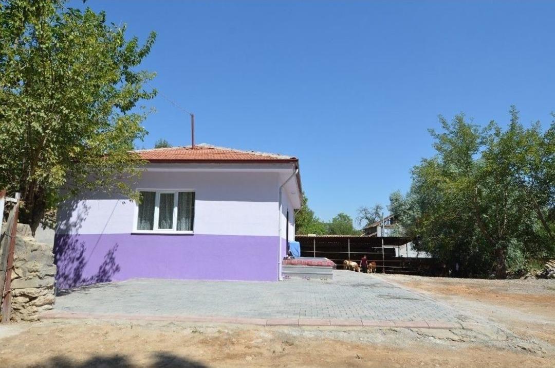 &Ccedil;ıkan Yangında Evlerini Kaybeden Aileye Yeni Ev Yaptırıldı