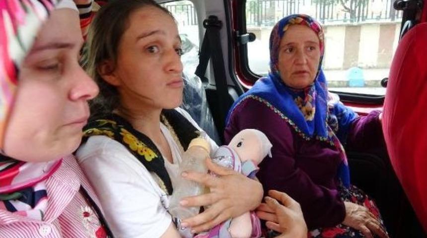 Ölen Kızının Oyuncak Bebeğini 'hayrünissa' Diye Bağrına Basıyor- Yeniden