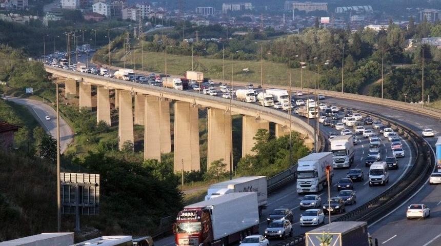 Bayram Tatili İ&ccedil;in Yola &Ccedil;ıkacaklara Uyarı