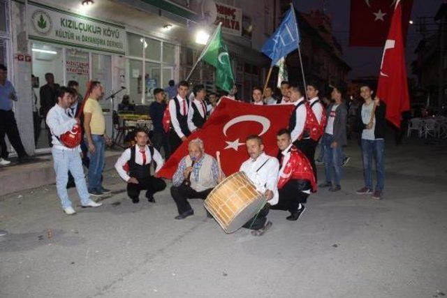 Asker Eğlencesinde Polislere Sürpriz Karşılama