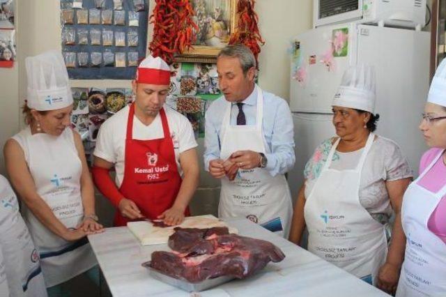 Edirne'de Engelli Kadınlar Tava Ciğeri Pişirmeyi Öğreniyor