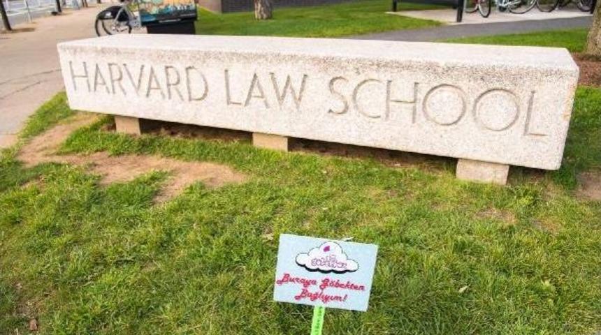 G&ouml;bek Bağlarını Harvard Bah&ccedil;esine G&ouml;m&uuml;yorlar