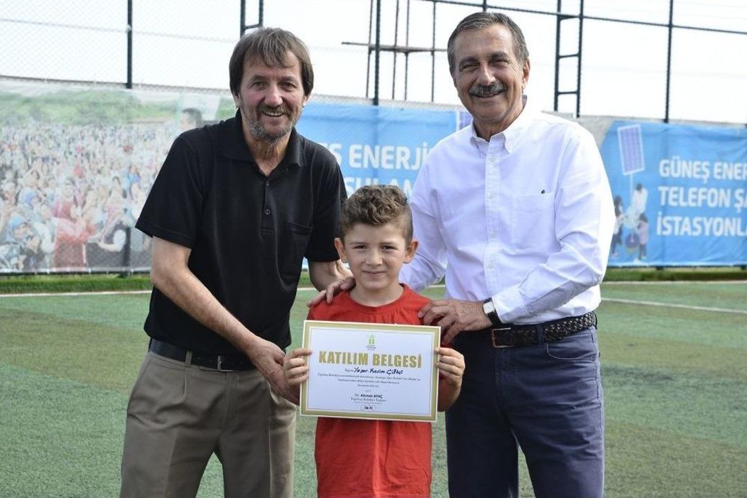 Tepebaşı Futbol Yaz Okulları Sona Erdi