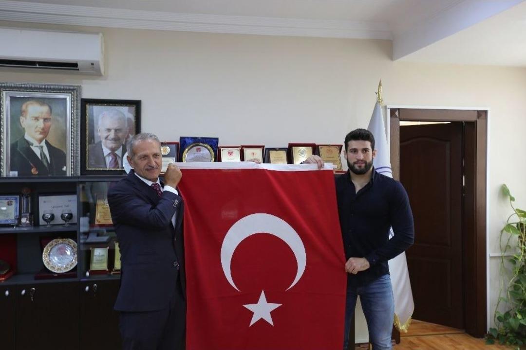 Metehan Başar: &ldquo;cumhurbaşkanımızın Terimiz Kurumadan Tebrik Etmesi Beni &Ccedil;ok Sevindirdi&rdquo;