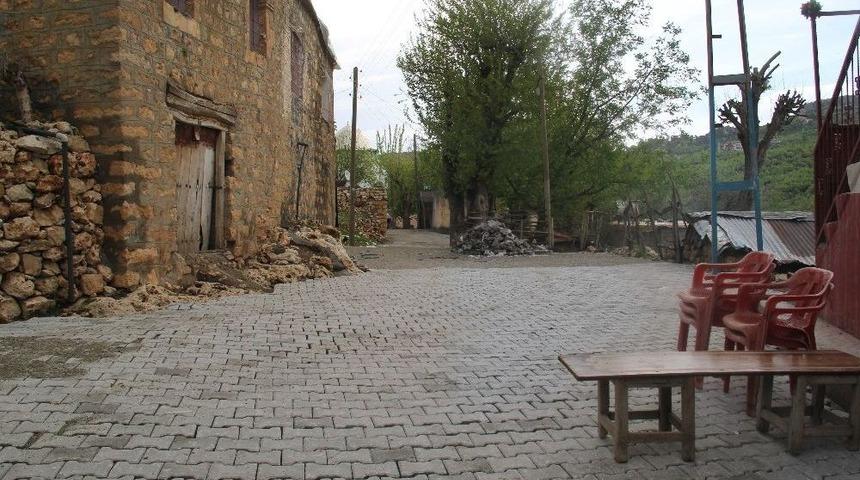 Silvan Belediyesinden Kırsal Mahallelere Yol &Ccedil;alışması