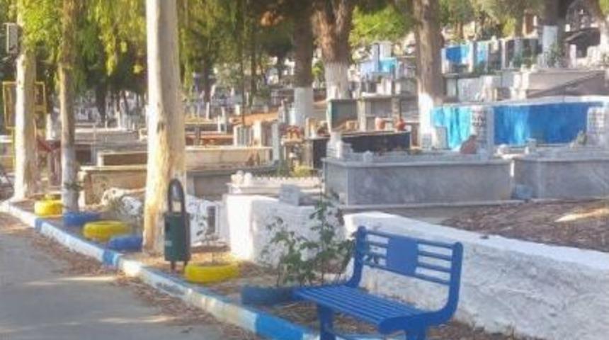 Milas Şehir Mezarlığında Bayram Temizliği