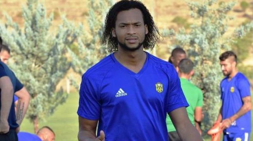 Yeni Malatyasporlu Mina' Iddiaları Yalanladı: Beşiktaş Ile Görüşmedim