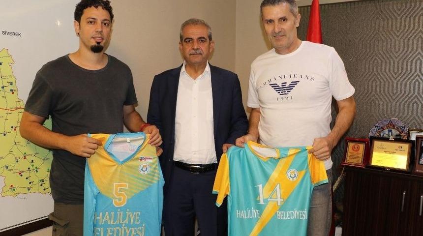 Basketbol Ve Voleybol Antrenörlerinden Demirkol’a Şampiyonluk Sözü