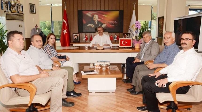 Sel Felaketinden Etkilenen Yenik&ouml;y&rsquo;de Yaralar Sarılıyor