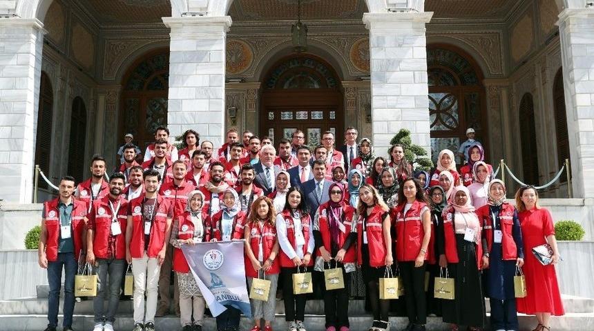 Damla Projesi Kapsamında G&ouml;n&uuml;ll&uuml; Gen&ccedil;ler, Vali Şahin&rsquo;i Ziyaret Etti