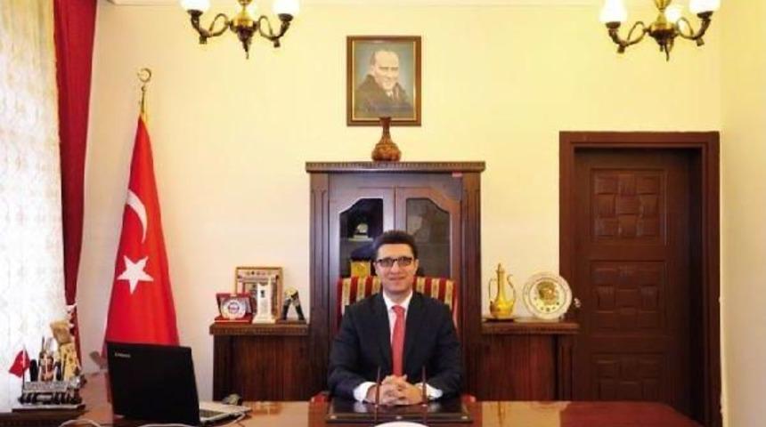 S&ouml;ğ&uuml;t Kaymakamı S&ouml;nmezay Fet&ouml;'den G&ouml;zaltında