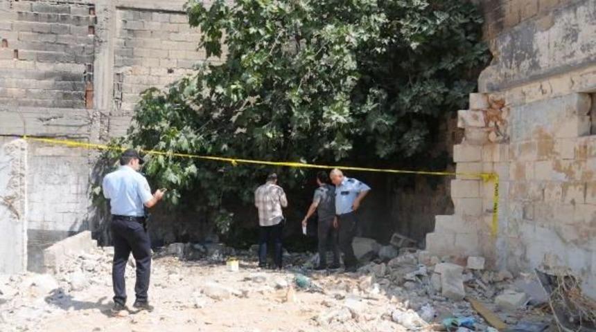 Gaziantep'te Toprağa G&ouml;m&uuml;l&uuml; Cenin Bulundu