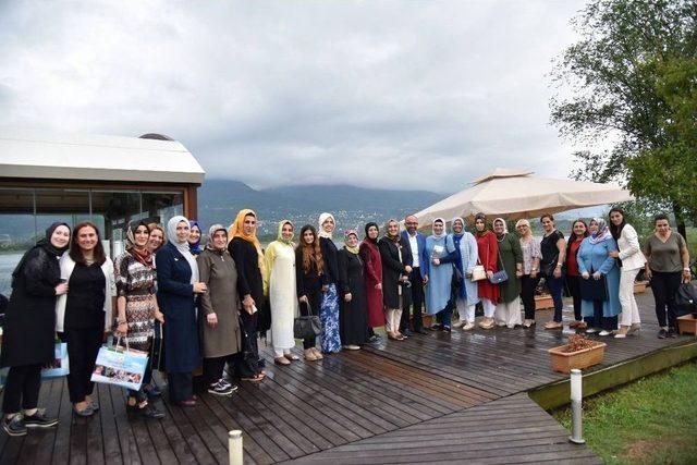 Başkan Üzülmez, Mardin Kadın Kollarını Misafir Etti