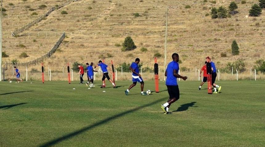 Evkur Yeni Malatyaspor, Antalyaspor Maçına 3 Puan Parolasıyla Hazırlanıyor