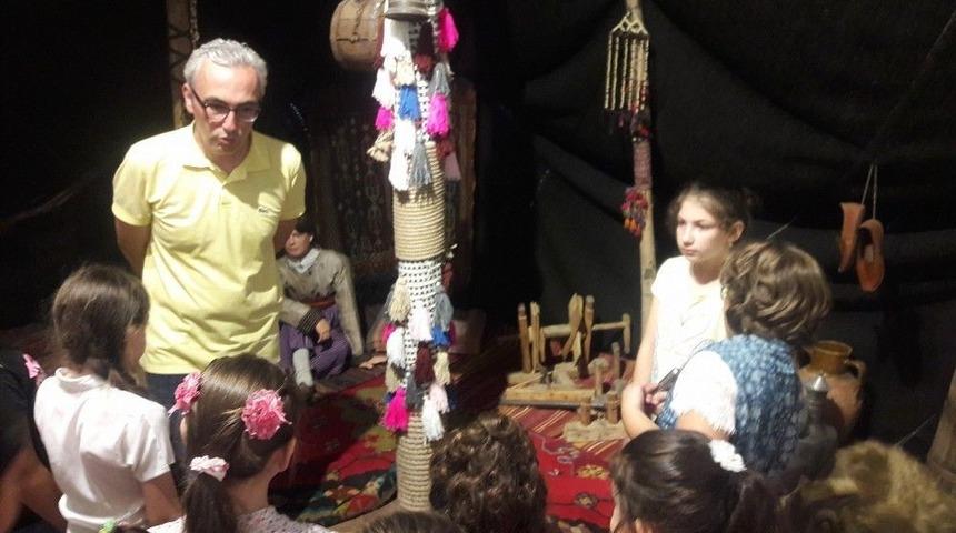 Minik &Ouml;ğrenciler Kent M&uuml;zesi&rsquo;ni Gezdi