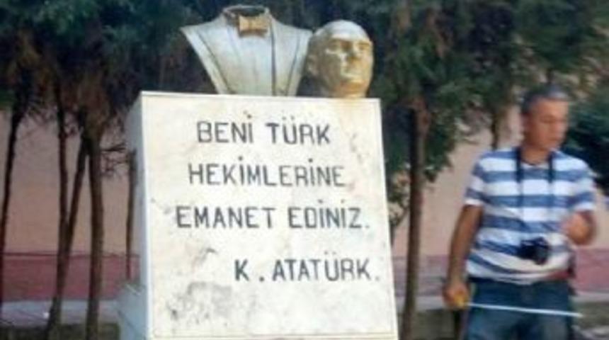 Anamur&rsquo;Da Atat&uuml;rk B&uuml;st&uuml;ne &Ccedil;irkin Saldırı