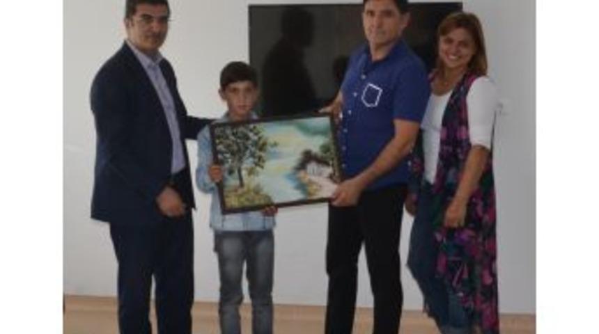 Hayırsever Gurbet&ccedil;iden &Ccedil;ocuklara Bayramlık Hediye