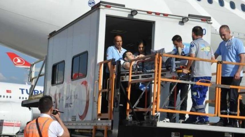 Barselona'da Yaralanan Emre Emiroğlu T&uuml;rkiye'de