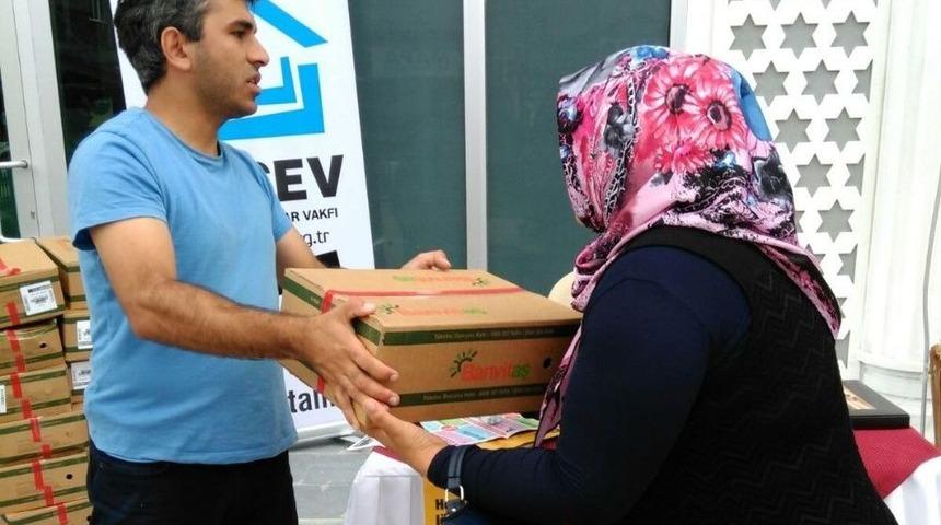 İhtiyaç Sahibi Ailelere Kırmızı Et Dağıtımı